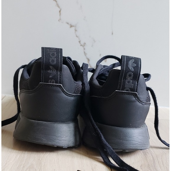 Adidas Sneakers Mens 9.5 Black Lace Up Running Training Athletic Gym Shoes - Picture 6 of 6